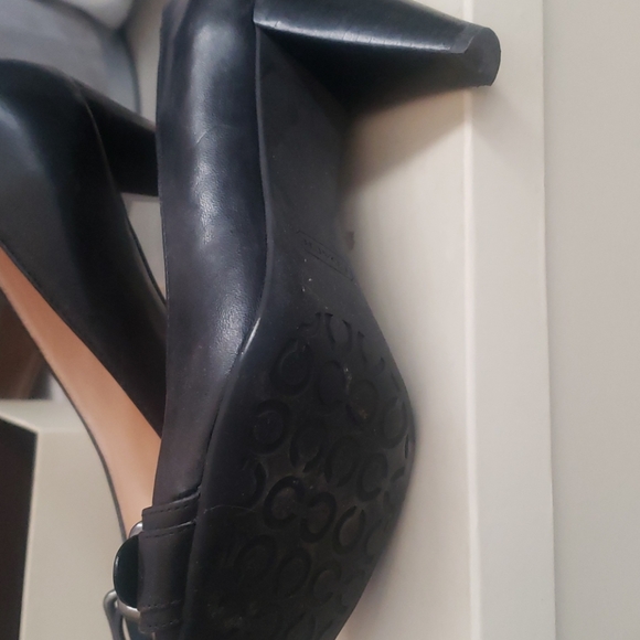 Coach Pump size 7M - Picture 4 of 4